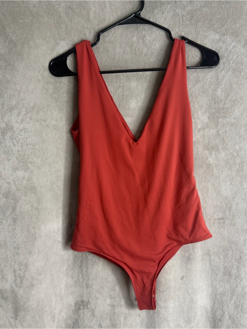 ReoRia Rust Red V-Neck Sleeveless Bodysuit